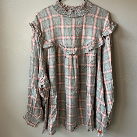 Peace Love World Long Sleeve Mock Rouched Turtleneck Ruffle Sleeve Top - Picture 1 of 7